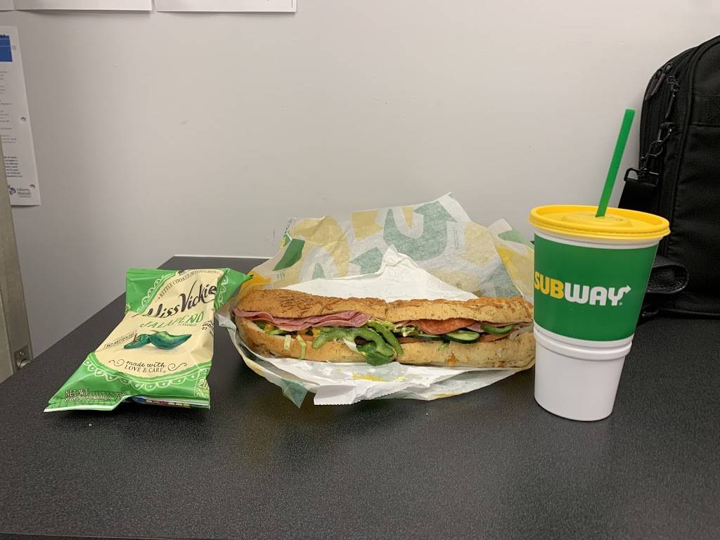 Subway | restaurant | 1605 S Post Oak Ln, Houston, TX 77056, USA | 7139659277 OR +1 713-965-9277