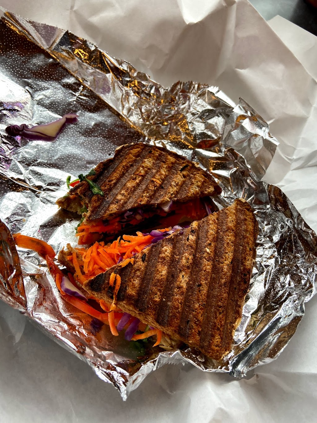 Common Market | restaurant | 2007 Commonwealth Ave, Charlotte, NC 28205, USA | 7043346209 OR +1 704-334-6209