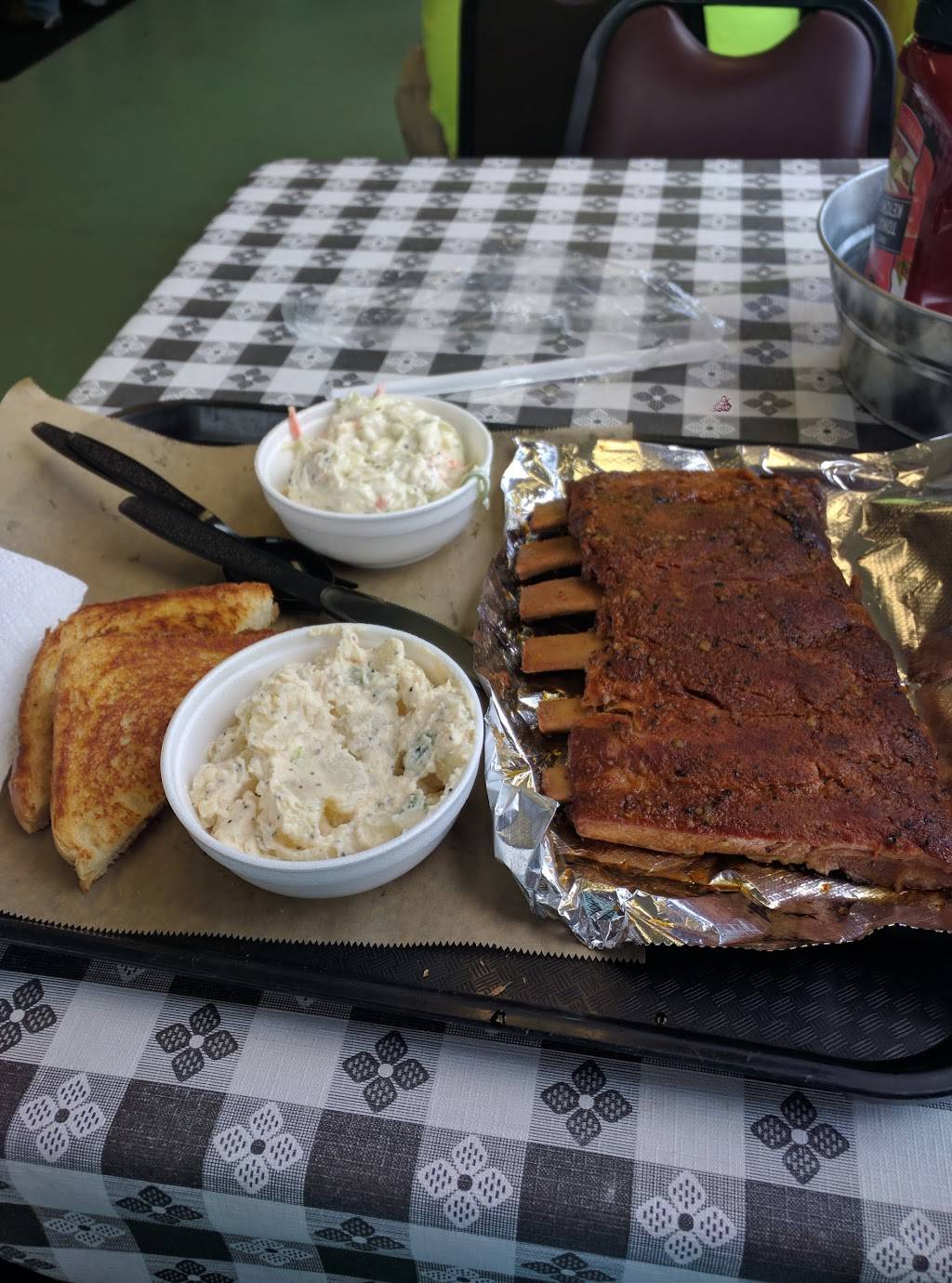 Smokin Crowes BBQ | restaurant | 5517 West State Rd 56, Hanover, IN 47243, USA | 8128664227 OR +1 812-866-4227