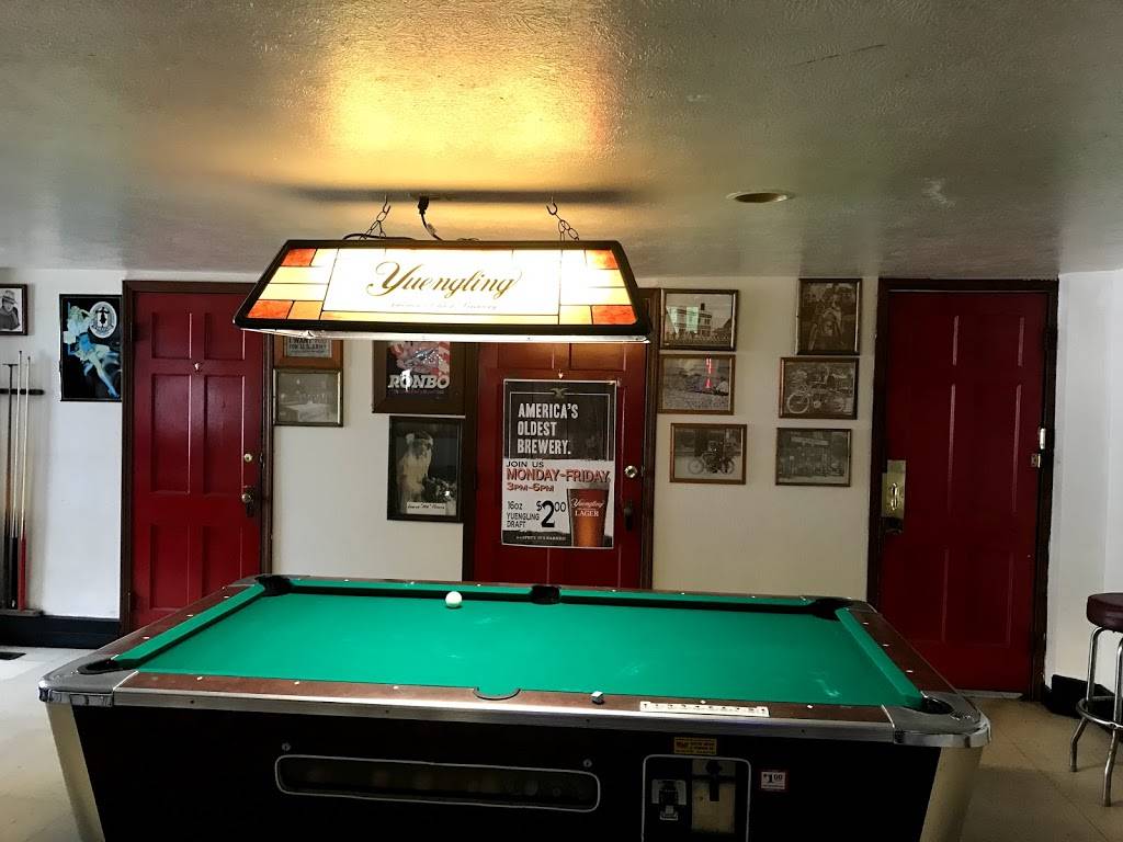 The Grand River Manor | restaurant | 1153 Mechanicsville Rd, Geneva, OH 44041, USA | 4404669229 OR +1 440-466-9229