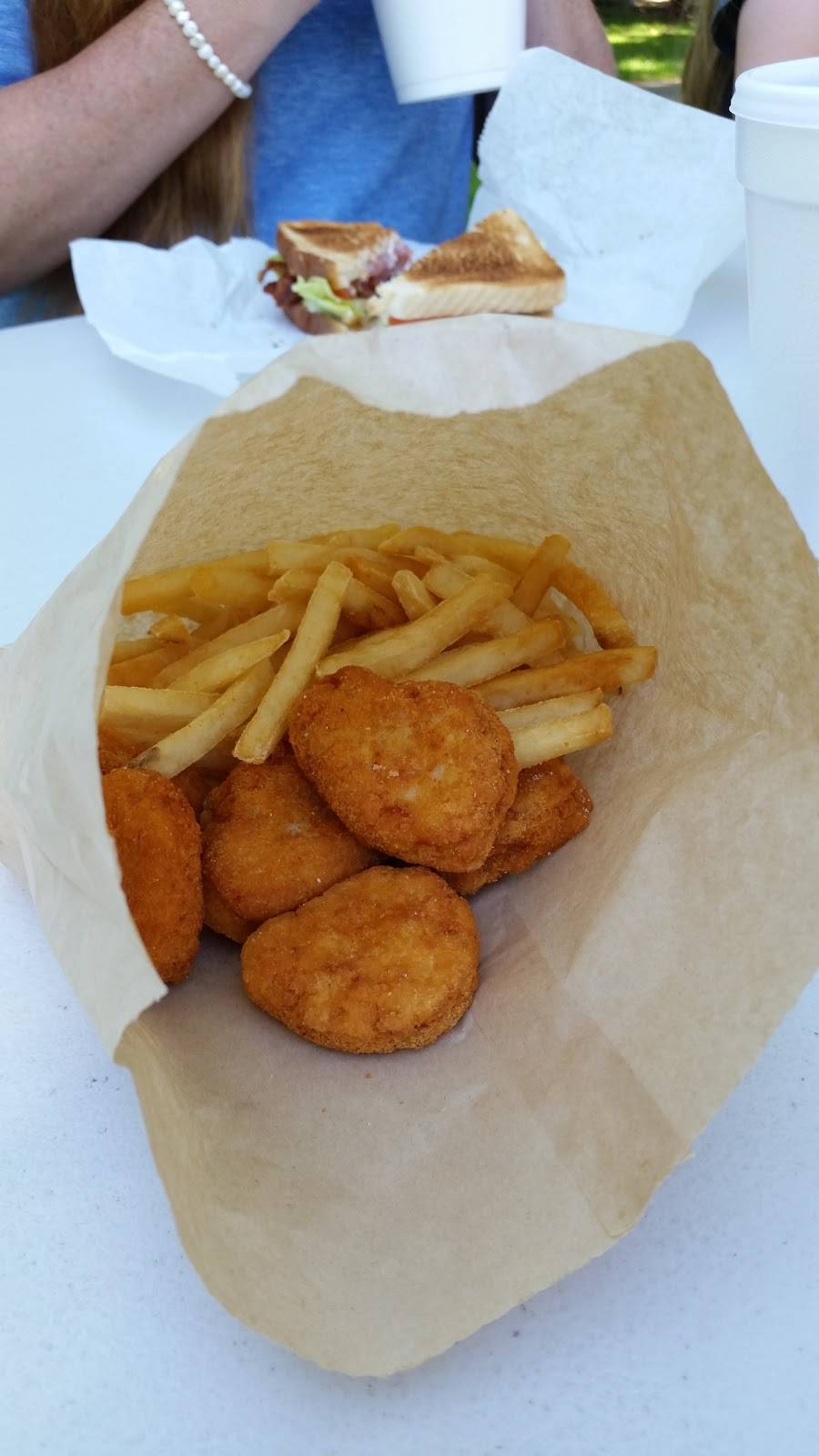 Bings Drive-In | restaurant | 3613 S Main St, Rockford, IL 61102, USA | 8159688663 OR +1 815-968-8663