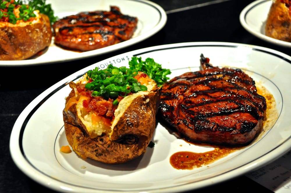 Houstons | restaurant | 320 S Arroyo Pkwy, Pasadena, CA 91105, USA | 6265776001 OR +1 626-577-6001