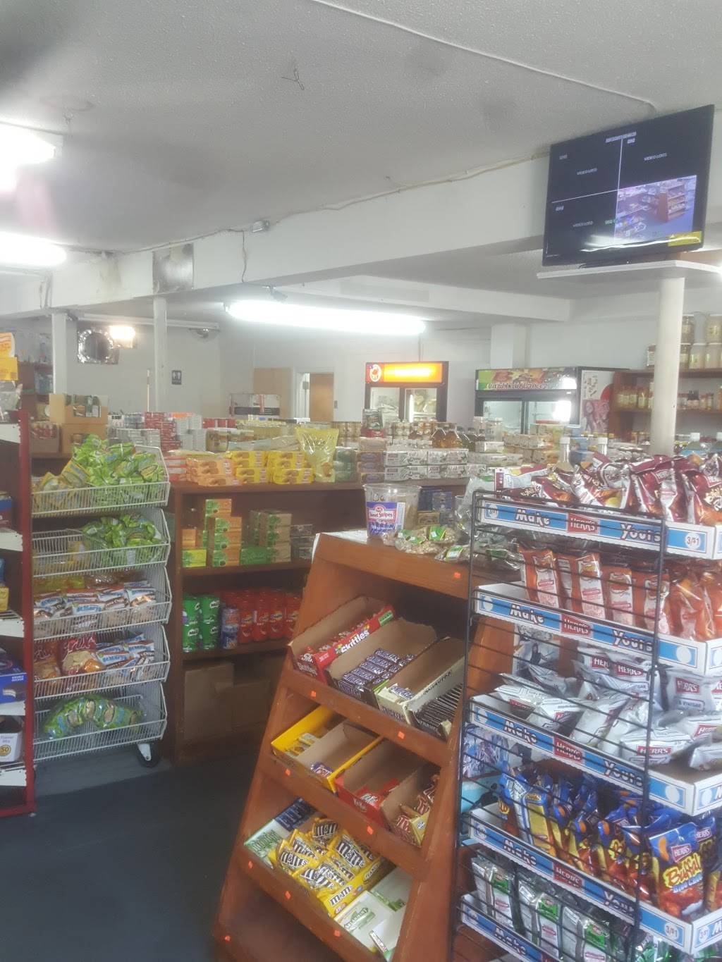 B & B Caribbean | restaurant | 4501 Dorsey Ave, North Charleston, SC 29405, USA | 8432251058 OR +1 843-225-1058