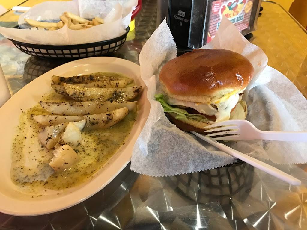 Mr. Cs Hot Dogs and More | restaurant | 1350 E Chicago St, Elgin, IL 60120, USA | 8478884600 OR +1 847-888-4600