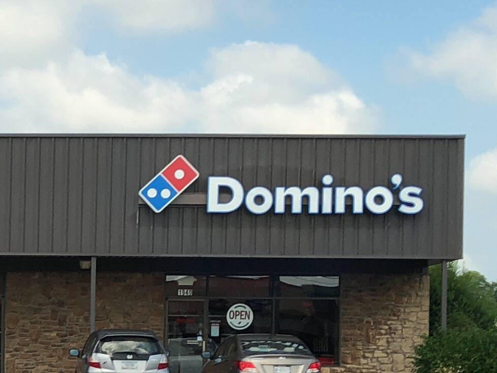 Dominos Pizza | meal delivery | 1940 N Green River Rd, Evansville, IN 47715, USA | 8124718585 OR +1 812-471-8585