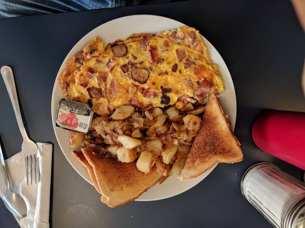 Louis Restaurant | meal takeaway | 4728 Wyandotte St E, Windsor, ON N8Y 1H7, Canada | 5199456315 OR +1 519-945-6315