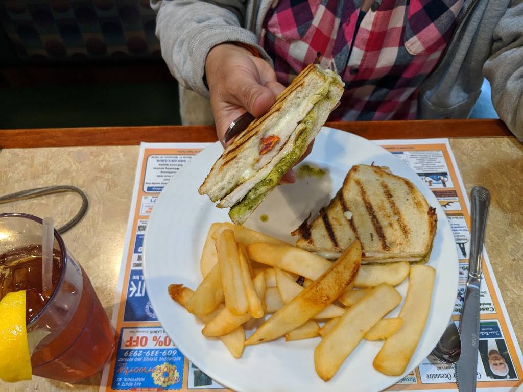 Kristys Casual Dining | restaurant | 562 U.S. 9, Waretown, NJ 08758, USA | 6096937070 OR +1 609-693-7070