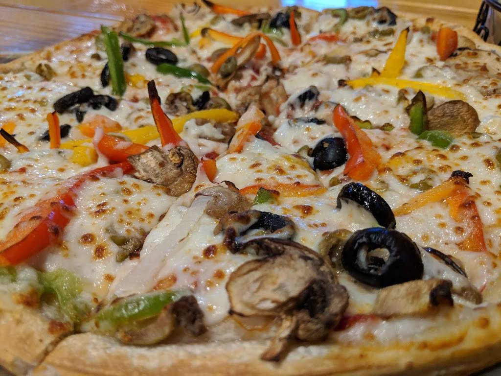 Rockos Lounge Pizza & Wings | restaurant | 1802 Greenville Ave Suite 110, Dallas, TX 75206, USA | 4692811707 OR +1 469-281-1707