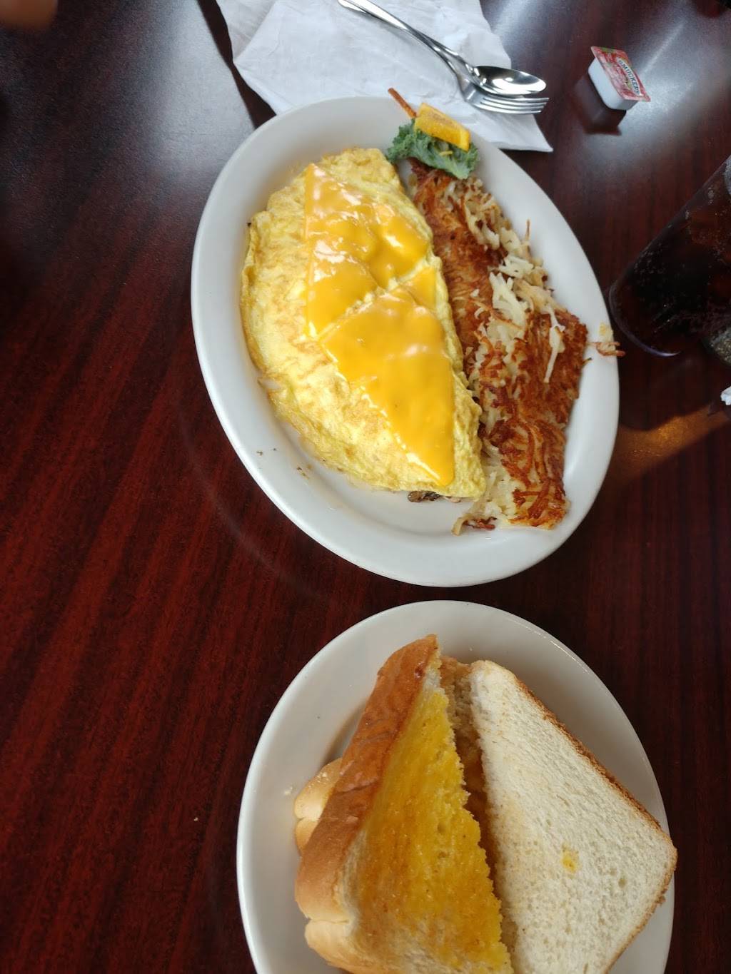 Phils Galley | restaurant | 139 E Court St, Hastings, MI 49058, USA | 2699459022 OR +1 269-945-9022