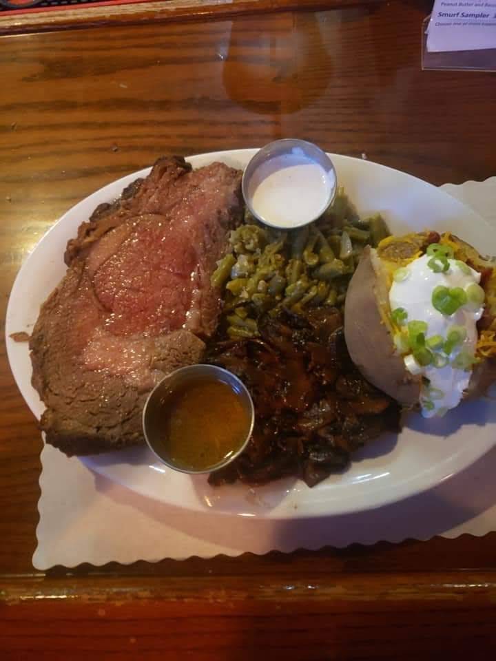 Spotlight Restaurant & Bar | restaurant | 2925 Harvard Ave, Metairie, LA 70006, USA | 5048892311 OR +1 504-889-2311