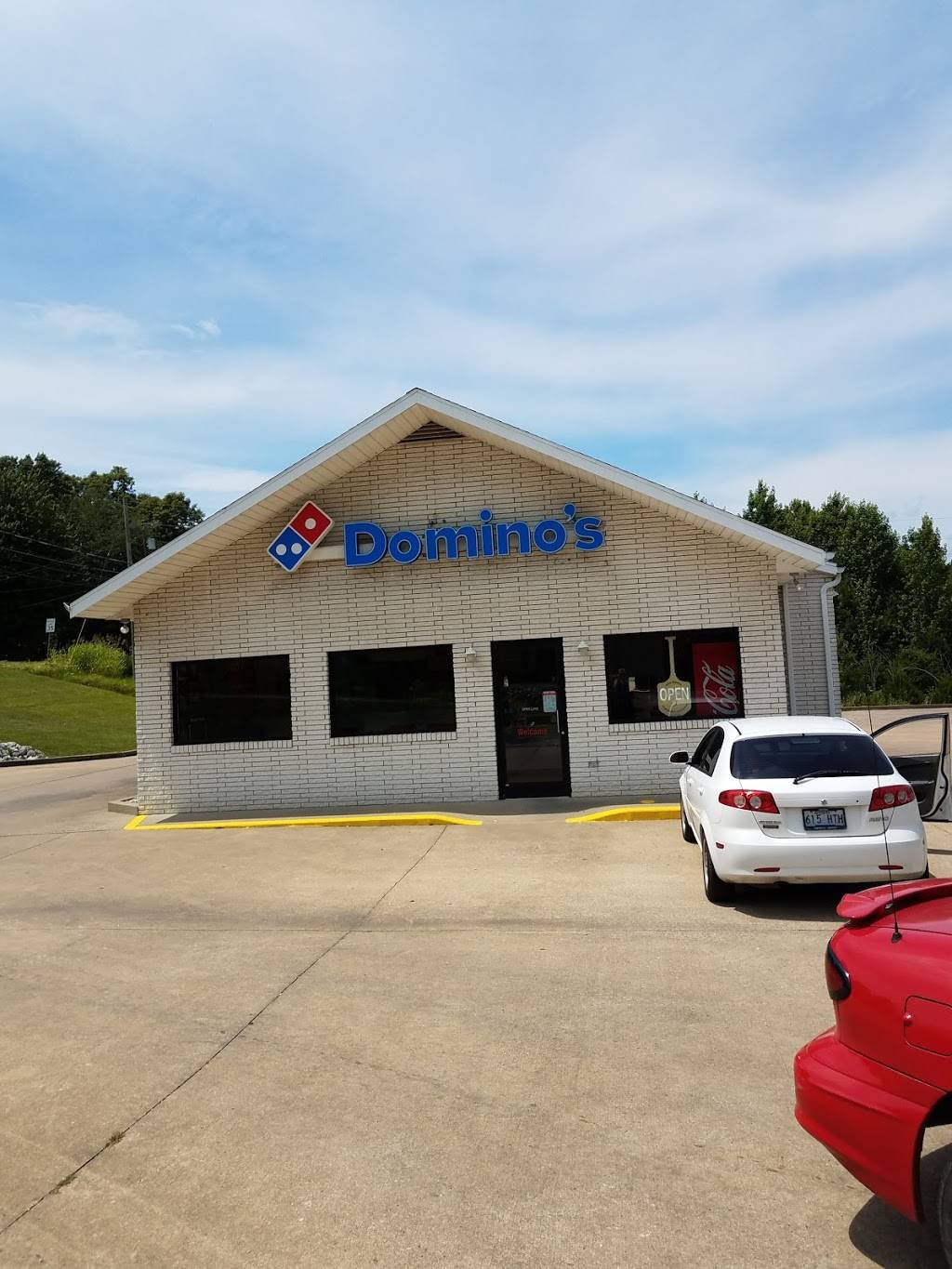 Dominos Pizza | meal delivery | 605 W Everly Brothers Blvd, Central City, KY 42330, USA | 2707579300 OR +1 270-757-9300