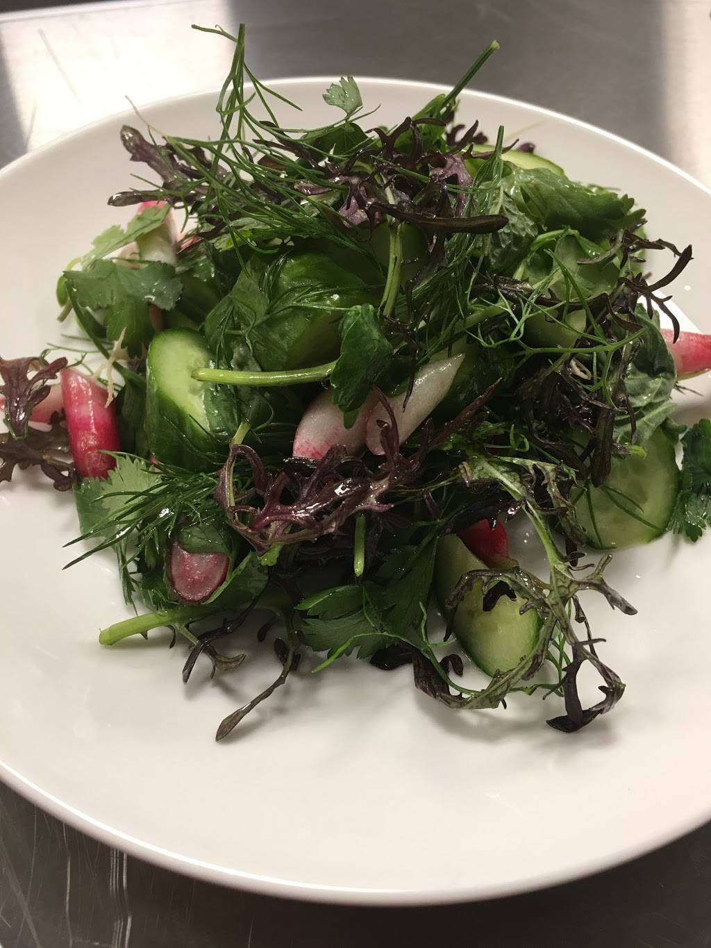 Daisies | restaurant | 2523 N Milwaukee Ave, Chicago, IL 60647, USA | 7736611671 OR +1 773-661-1671