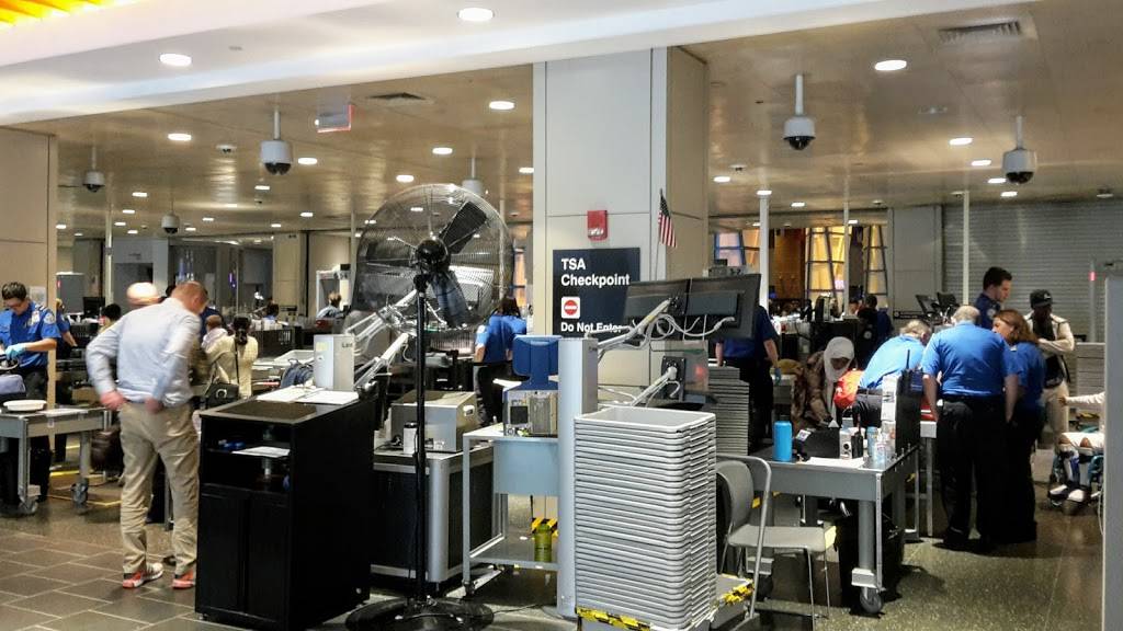 Burger King | restaurant | Logan Intl Airport, 500 Terminal E, Boston, MA 02128, USA | 6175612816 OR +1 617-561-2816