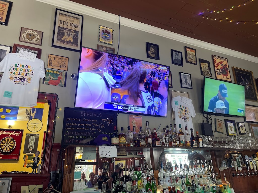 Henrys Uptown Bar | restaurant | 5101 Magazine St, New Orleans, LA 70115, USA | 5043248140 OR +1 504-324-8140