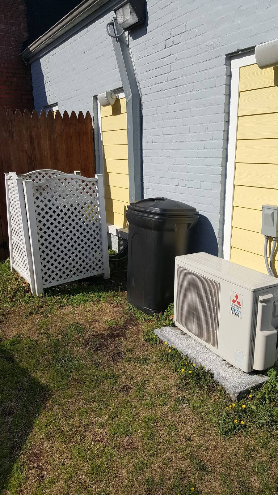 Signature Dogs | restaurant | 1300 Roanoke Ave, Roanoke Rapids, NC 27870, USA | 2525351009 OR +1 252-535-1009