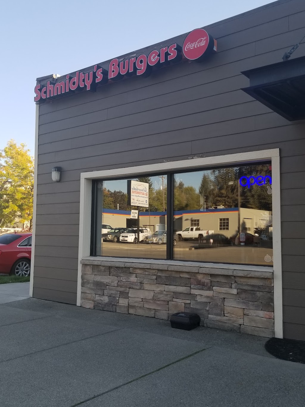 Schmidtys Burgers | restaurant | 1524 E Sherman Ave, Coeur dAlene, ID 83814, USA | 2082924545 OR +1 208-292-4545