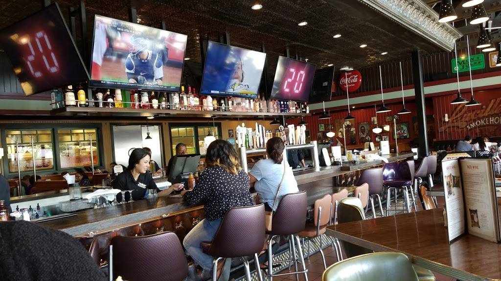 Lucilles Smokehouse Bar-B-Que | restaurant | 1445 Plaza Dr, West Covina, CA 91790, USA | 6263381227 OR +1 626-338-1227