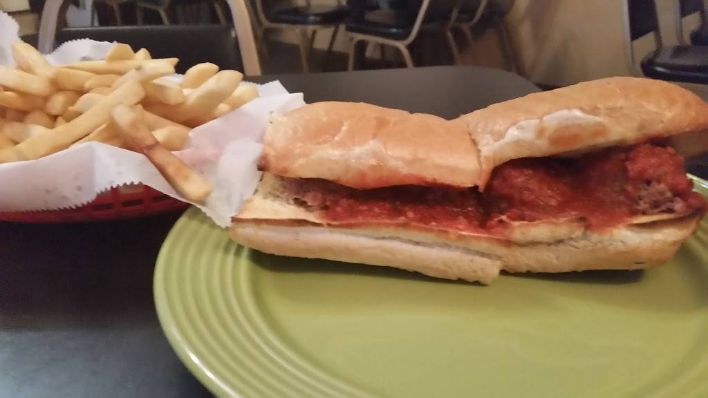 Max n Odis | restaurant | 500 Monongahela Ave, Glassport, PA 15045, USA | 4128724247 OR +1 412-872-4247