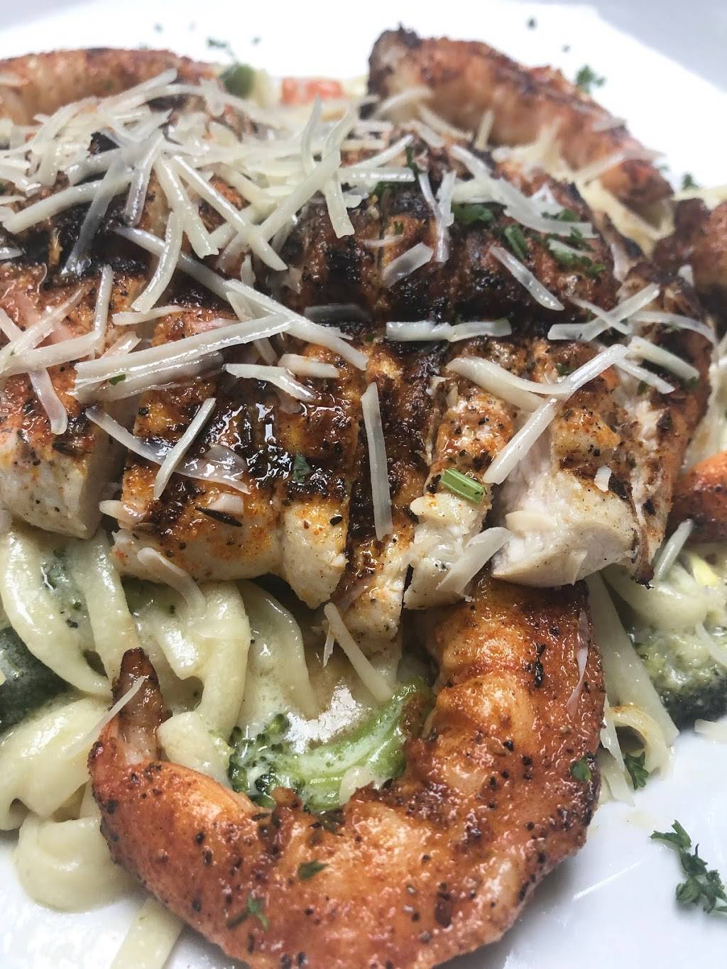 Malones Steak & Seafood | restaurant | 1258 Virginia Ave, Atlanta, GA 30344, USA | 4047625577 OR +1 404-762-5577