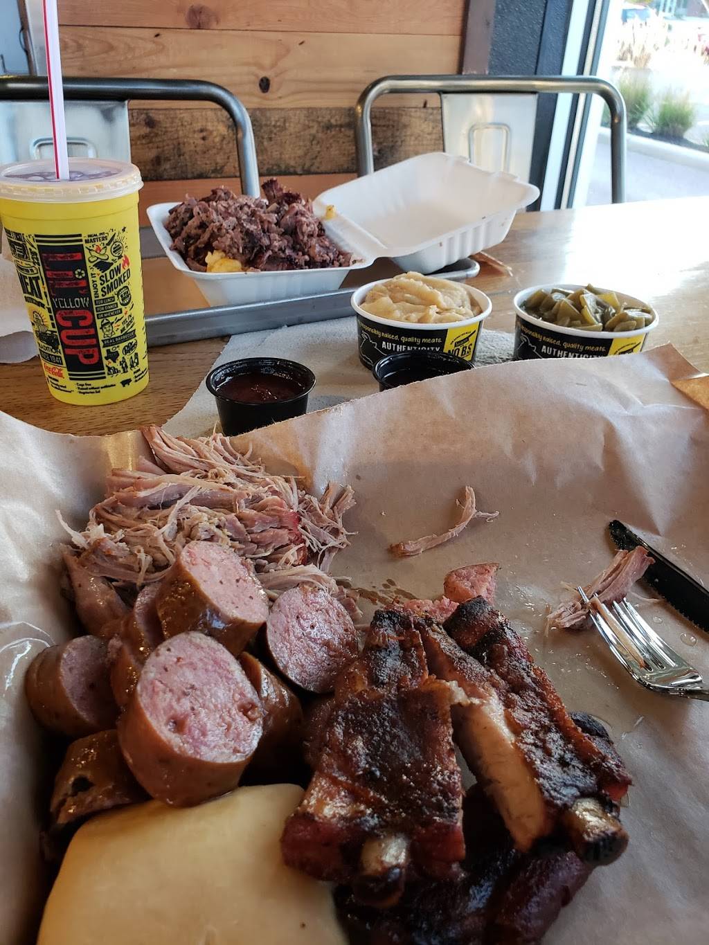 Dickeys Barbecue Pit | restaurant | 3915 Britton Pkwy, Hilliard, OH 43026, USA | 6147774020 OR +1 614-777-4020