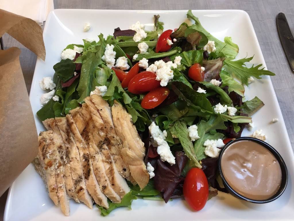 Mad Town Gastropub | restaurant | Dane Country Regional Airport, 4000 International Ln, Madison, WI 53704, USA | 6082439614 OR +1 608-243-9614