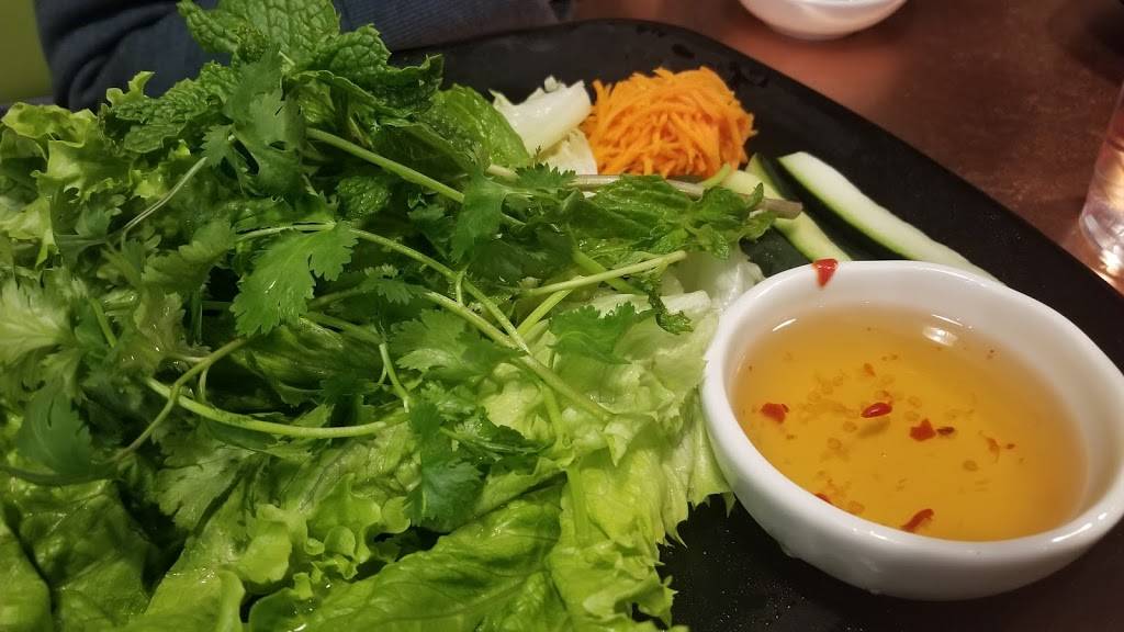 LemonGrass bistro | restaurant | 15911 Pomona Rincon Rd, Chino Hills, CA 91709, USA | 9092703493 OR +1 909-270-3493