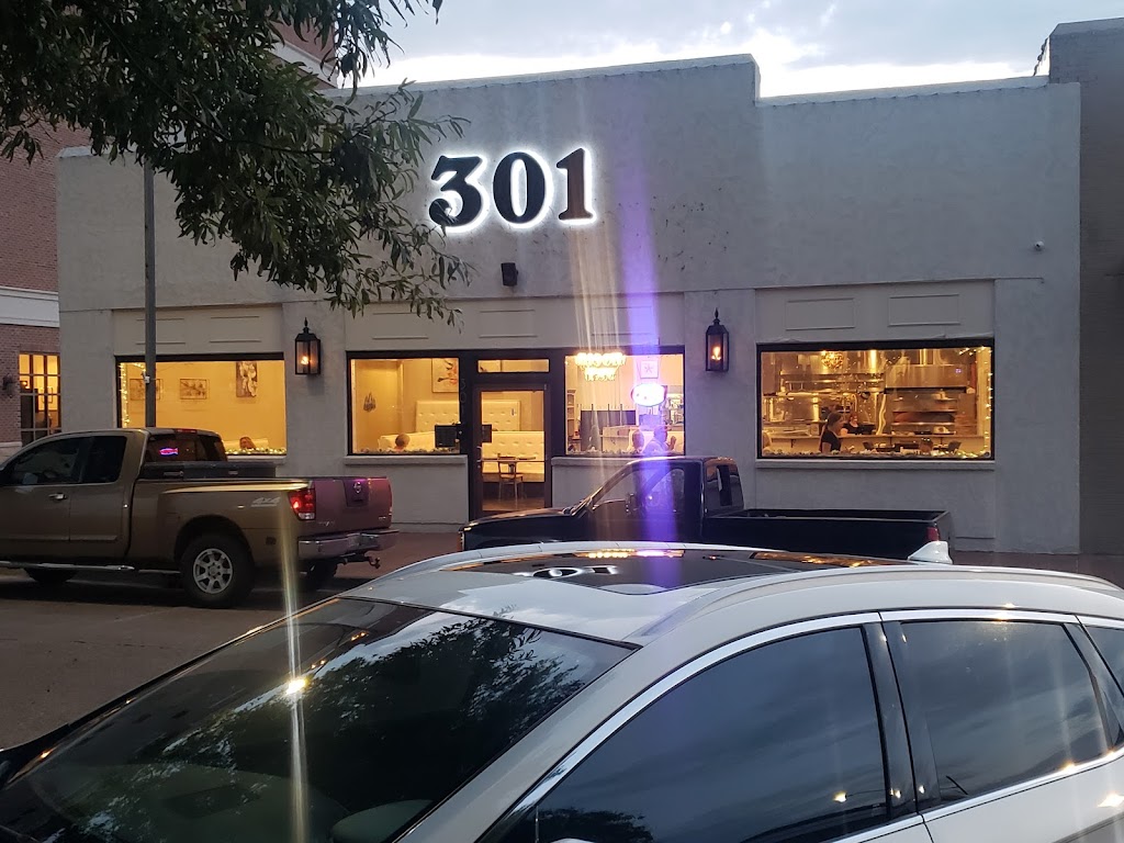 301 Downtown | restaurant | 301 Cotton Row, Cleveland, MS 38732, USA | 6625455187 OR +1 662-545-5187