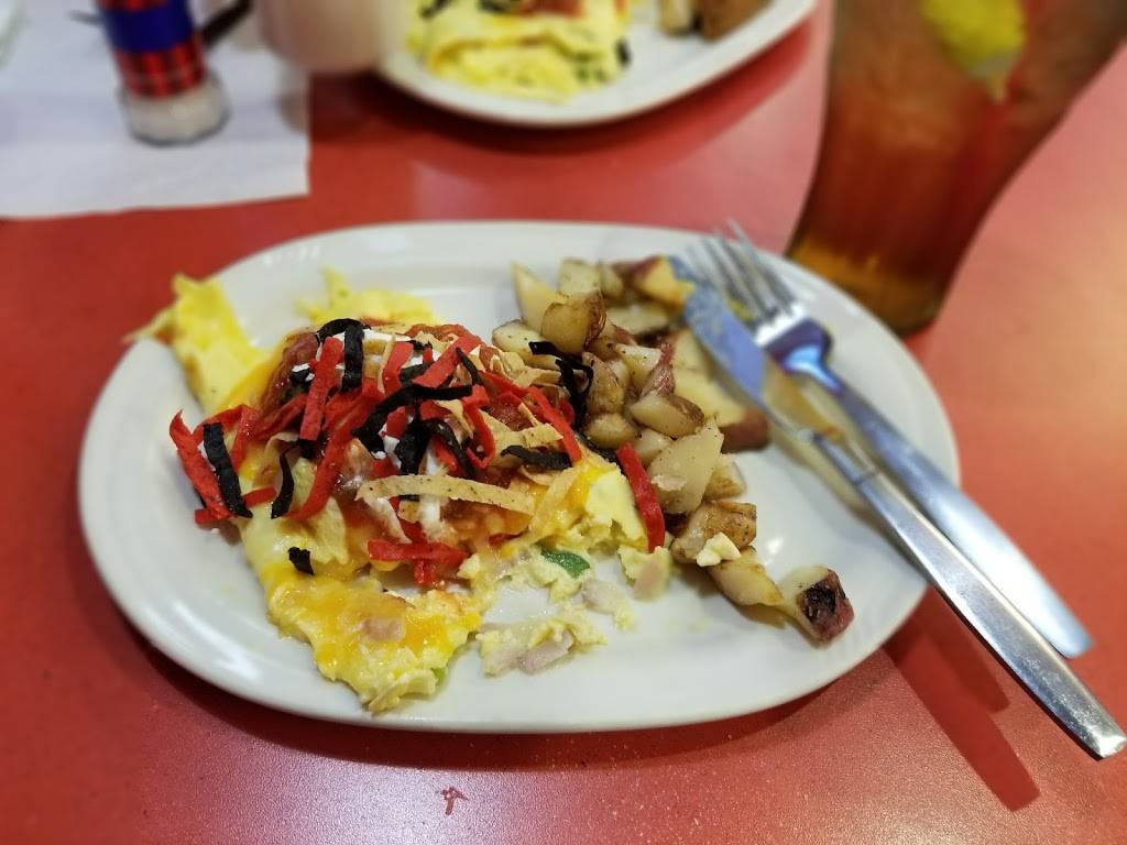 Friendlys | restaurant | 553 Hawkins Ave, Ronkonkoma, NY 11779, USA | 6319816659 OR +1 631-981-6659