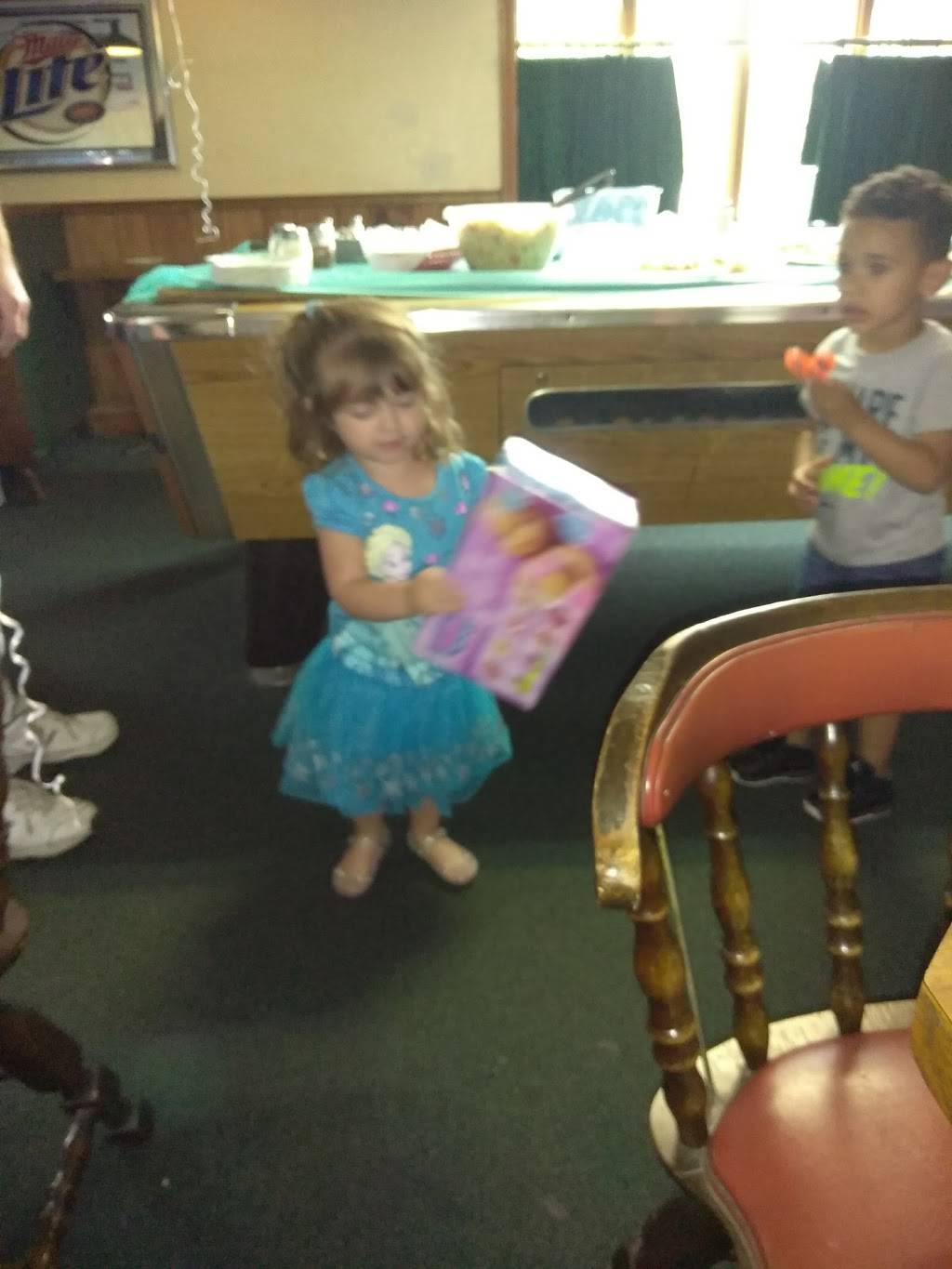 Oak Lounge | restaurant | 810 N Montello St, Brockton, MA 02301, USA | 5085808880 OR +1 508-580-8880