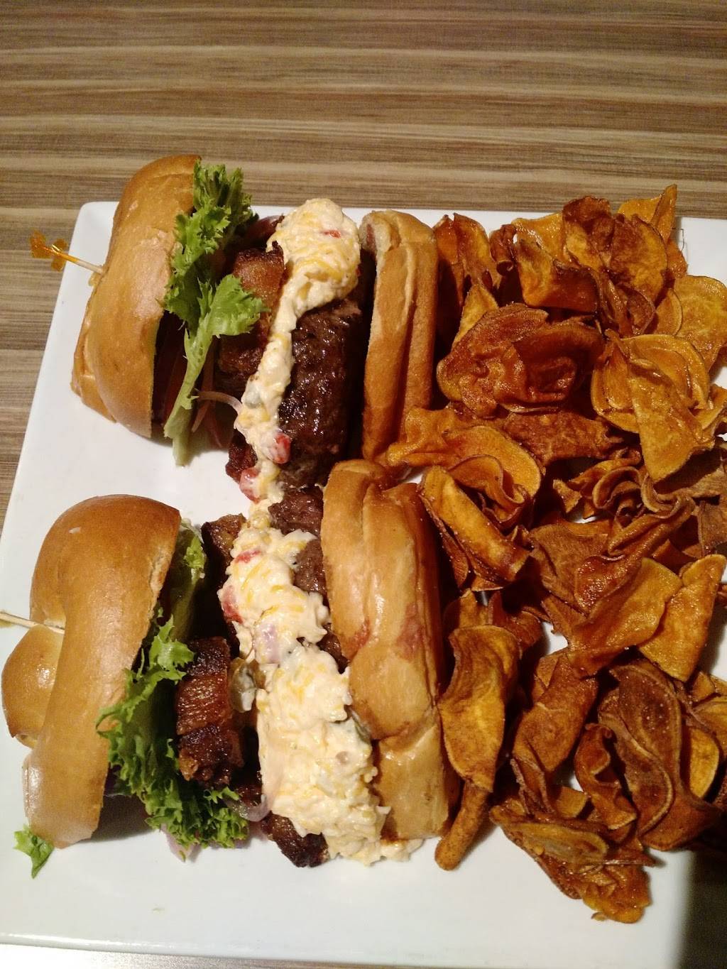 Shortfields Simpsonville | restaurant | 111 N Main St, Simpsonville, SC 29681, USA | 8647578228 OR +1 864-757-8228