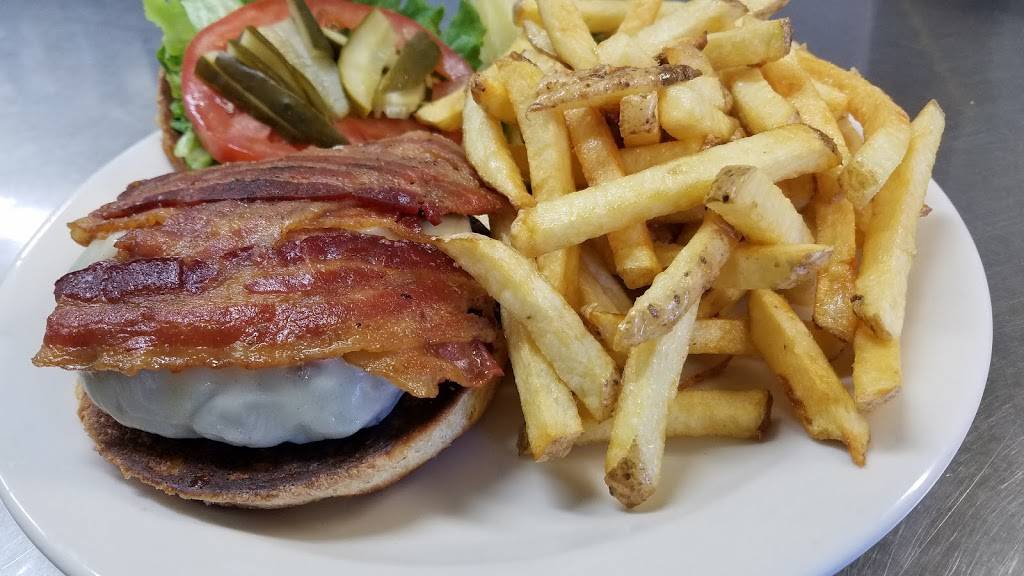 The Stratton Plaza | restaurant | 149 Main St, Stratton, ME 04982, USA | 2072462000 OR +1 207-246-2000