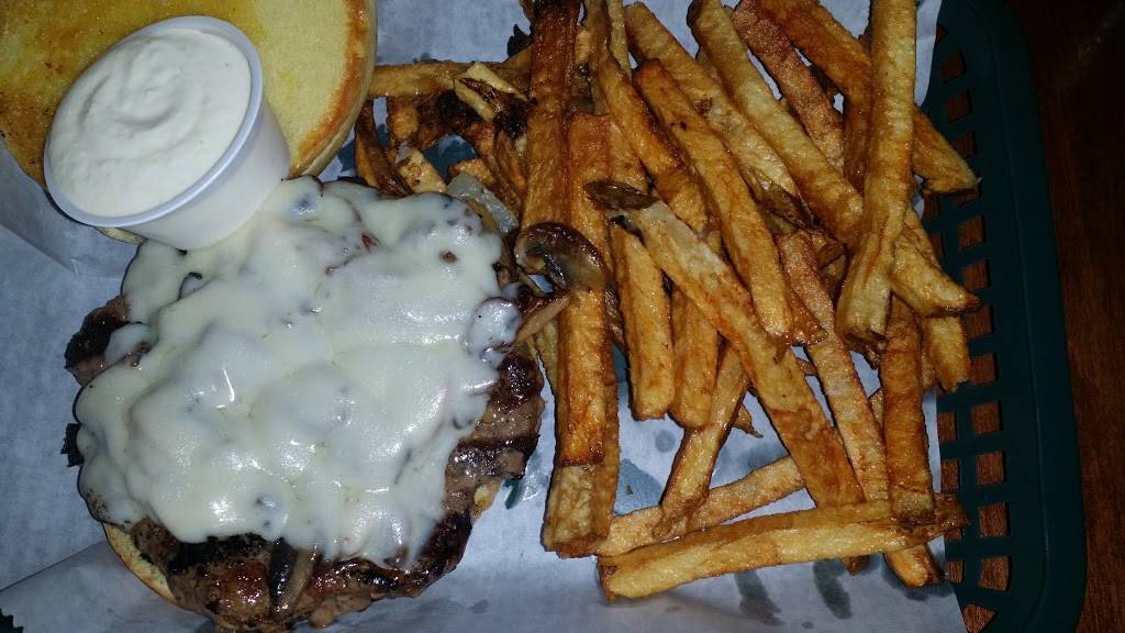 Seans Pub & Eatery | restaurant | 8105 Main St, Garrettsville, OH 44231, USA | 3305270485 OR +1 330-527-0485