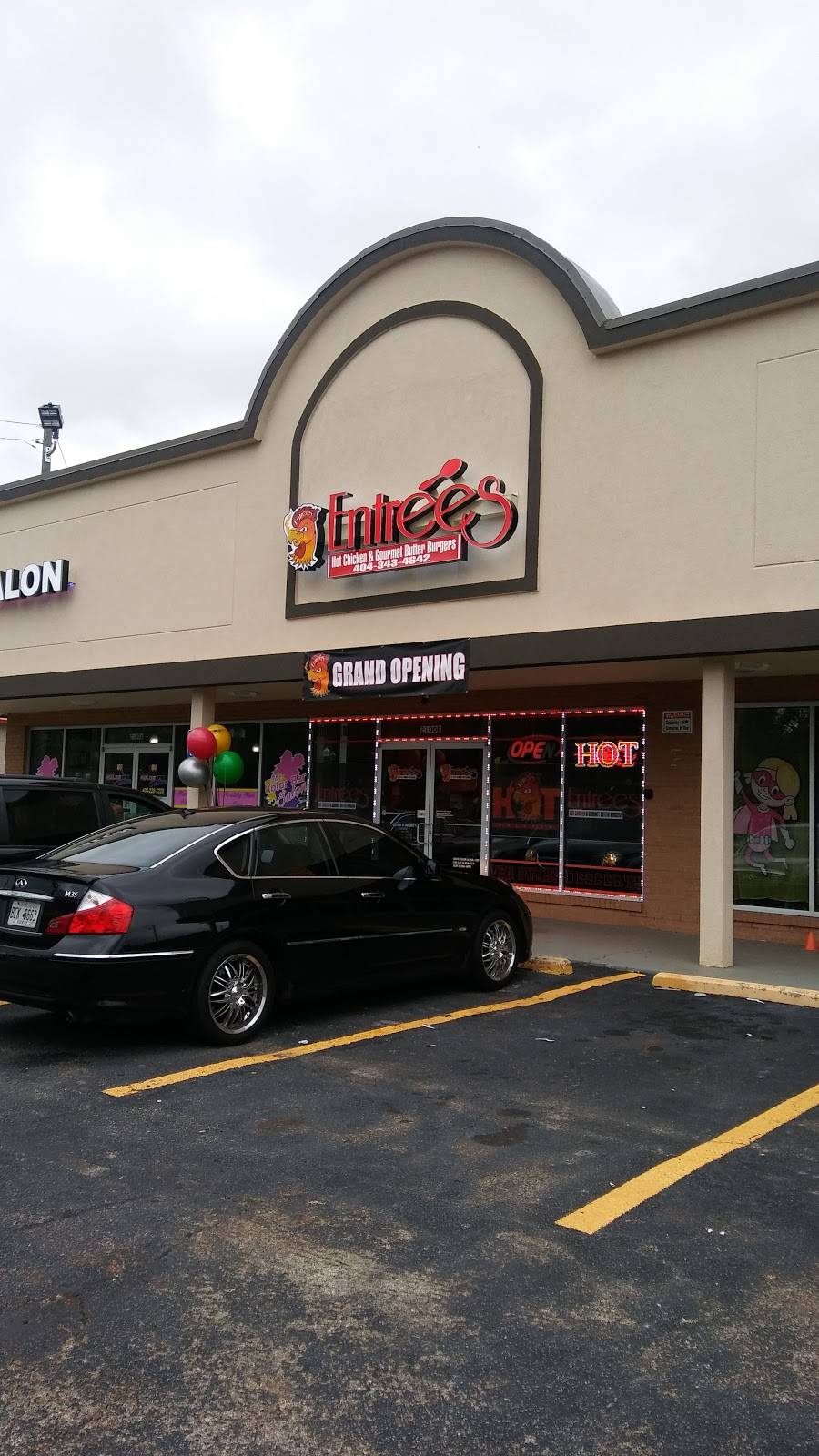 Entrees Hot Chicken & Gourmet Butter Burgers | restaurant | 2100 Candler Rd B, Decatur, GA 30032, USA | 4043434642 OR +1 404-343-4642