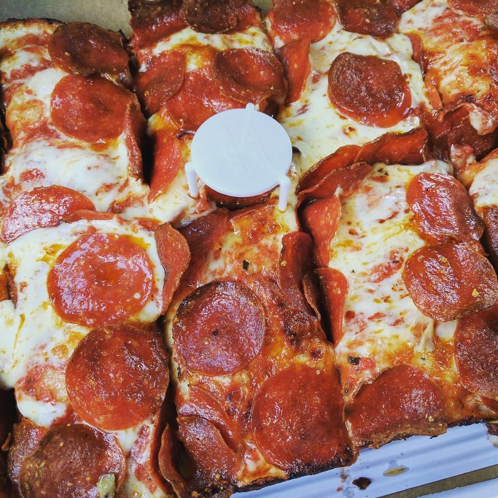 Jets Pizza | meal delivery | 1225 Summit Dr, Lapeer, MI 48446, USA | 8106675387 OR +1 810-667-5387
