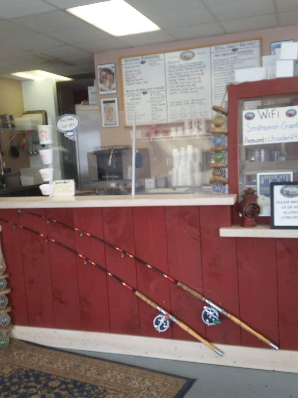 Smithsonian Cafe And Chowder House | restaurant | 1 Roundhouse Plaza, Northampton, MA 01060, USA | 4137273318 OR +1 413-727-3318