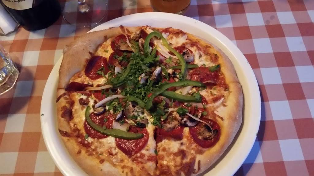 Casa Calzone | restaurant | 1298 Rue de la Pointe-aux-Lièvres, Québec, QC G1L 4L9, Canada | 4185223000 OR +1 418-522-3000
