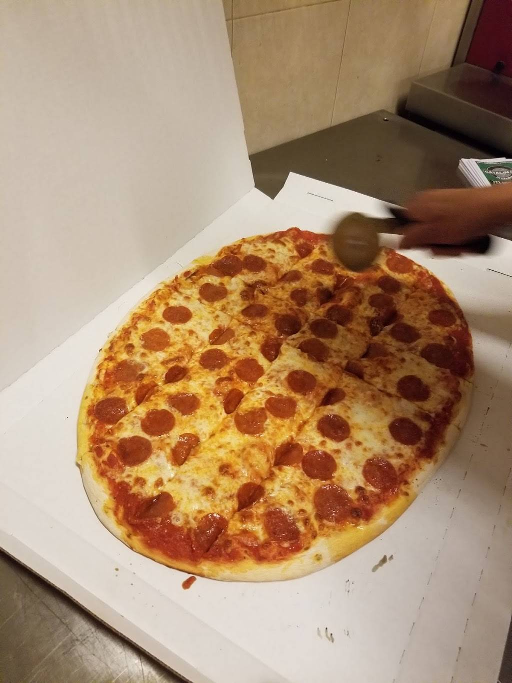 Catalinas Pizzeria | restaurant | 5337 W Belmont Ave, Chicago, IL 60641, USA | 7739930632 OR +1 773-993-0632