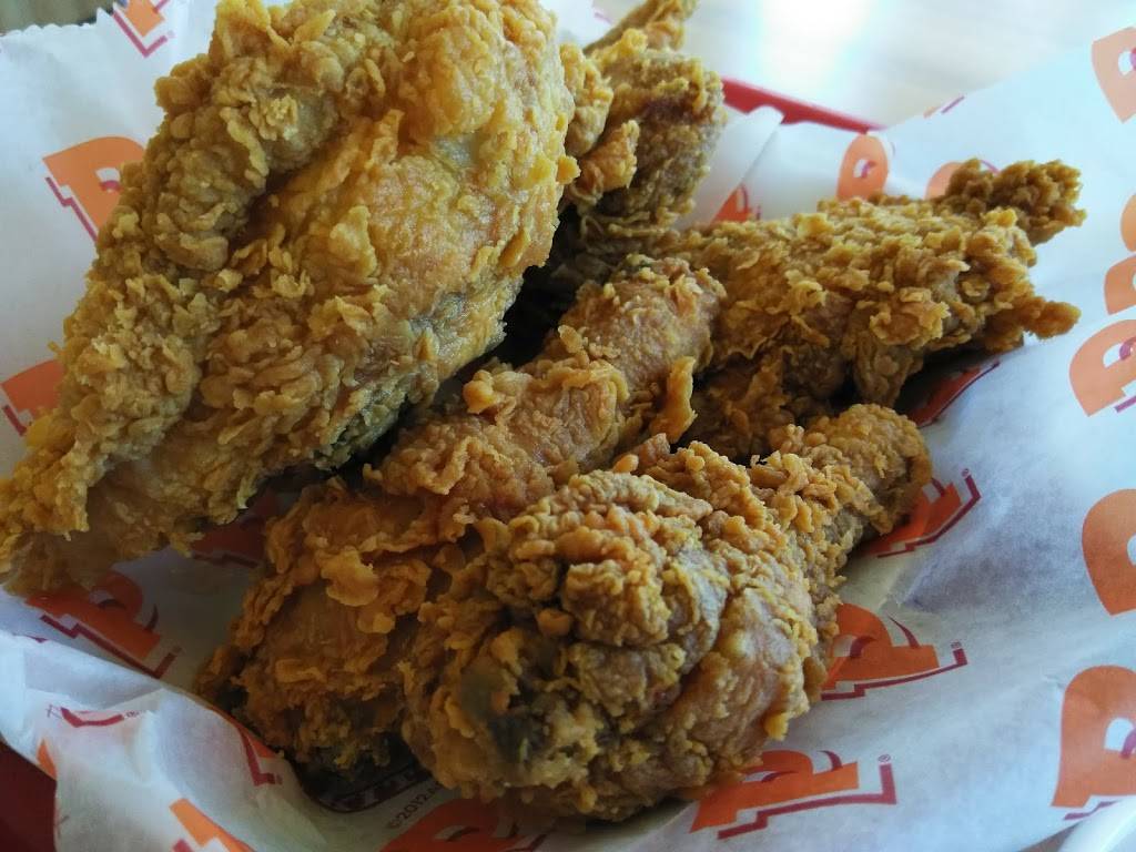Popeyes Louisiana Kitchen | restaurant | 13746 Van Nuys Blvd, Pacoima, CA 91331, USA | 8188901888 OR +1 818-890-1888
