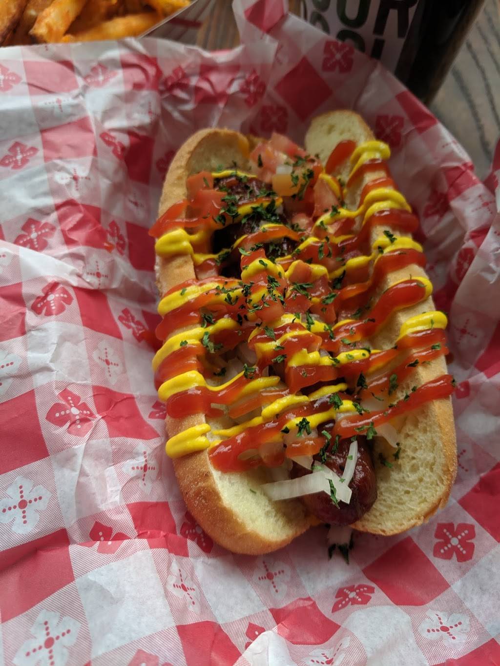 Doggone’s | restaurant | 3301 W Armitage Ave, Chicago, IL 60647, USA | 7739047713 OR +1 773-904-7713