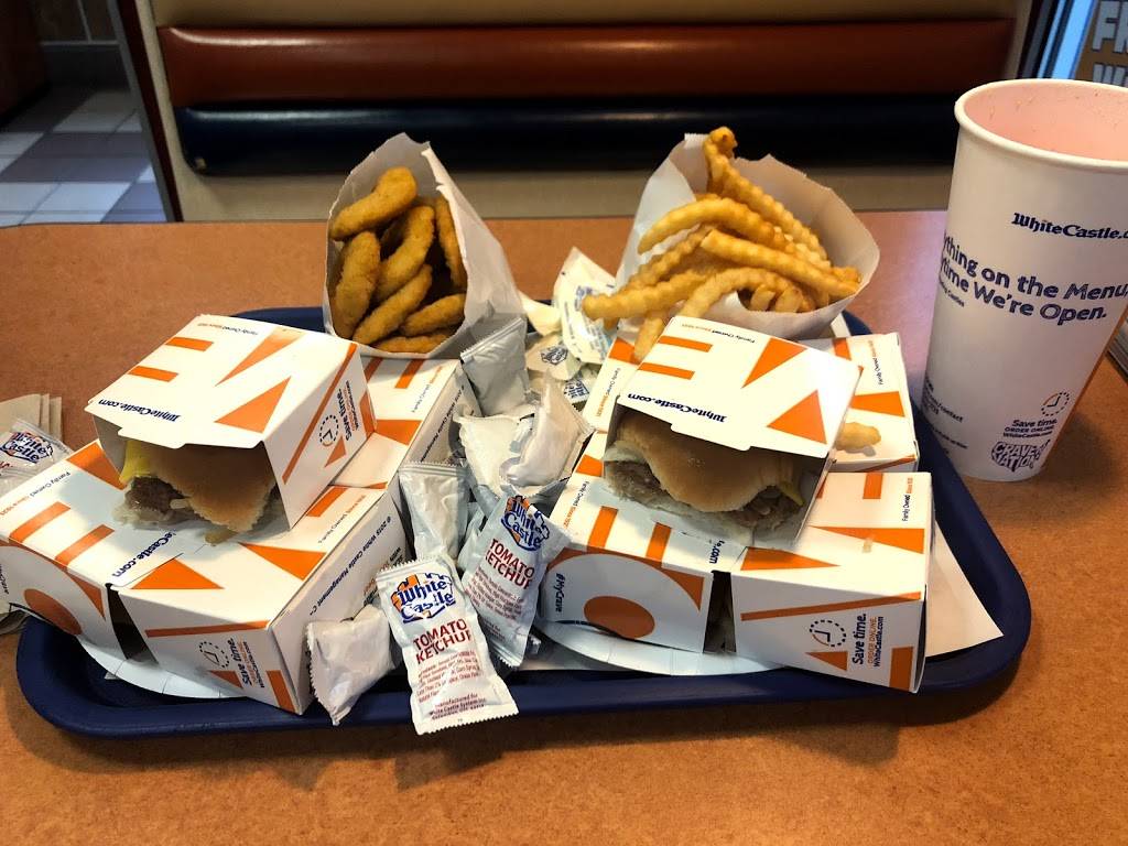 White Castle | restaurant | 1800 Oakton St, Elk Grove Village, IL 60007, USA | 8477180324 OR +1 847-718-0324