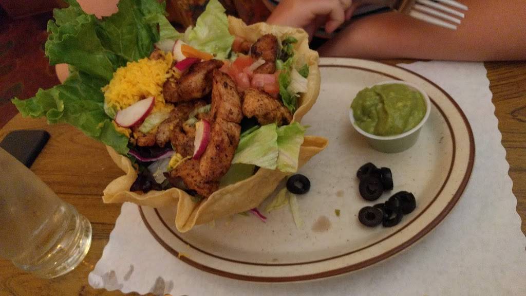 MANUELS Casa De Mariscos | restaurant | 700 Truxtun Ave, Bakersfield, CA 93301, USA | 6613258834 OR +1 661-325-8834