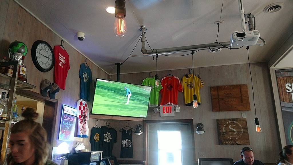 The Social Haus | restaurant | N48W18474 W Lisbon Rd, Menomonee Falls, WI 53051, USA | 2622939565 OR +1 262-293-9565