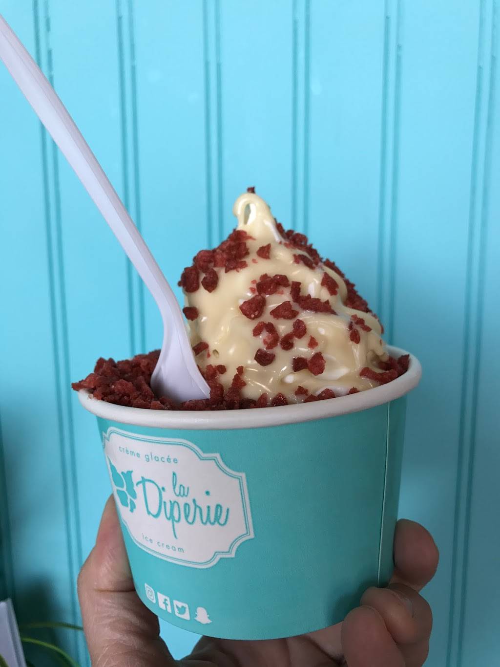 La Diperie Crème Glacée / Ice Cream | bakery | 765 Chemin de Saint-Jean, La Prairie, QC J5R 5E6, Canada | 5146885589 OR +1 514-688-5589