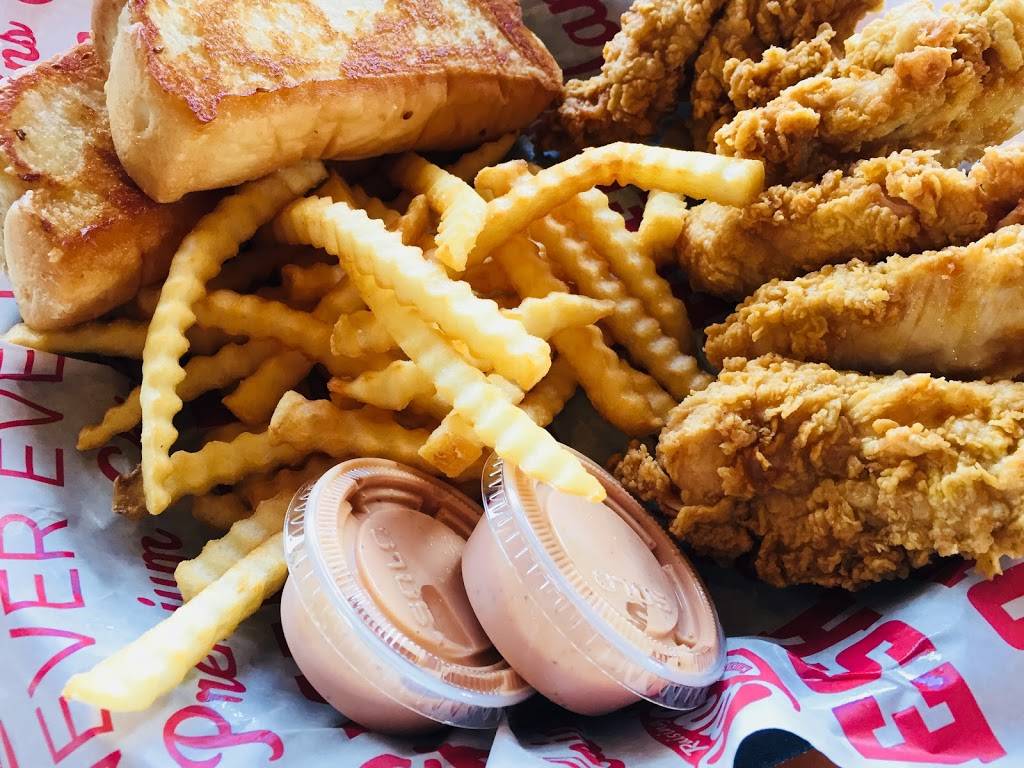 Raising Canes Chicken Fingers | meal takeaway | 11066 Magnolia Ave, Riverside, CA 92505, USA | 9516376551 OR +1 951-637-6551