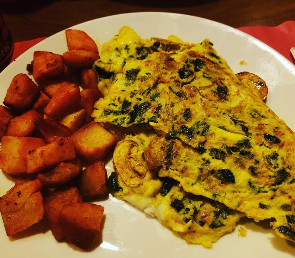 Maddies | restaurant | 395 Main St, East Hartford, CT 06118, USA | 8605697339 OR +1 860-569-7339