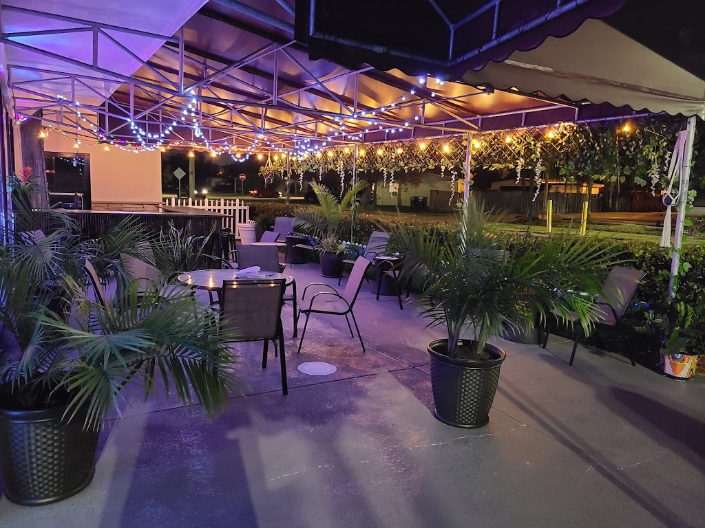 Valencias Caribbean Fusion Restaurant | restaurant | 5801 Margate Blvd, Margate, FL 33063, USA | 9546532165 OR +1 954-653-2165