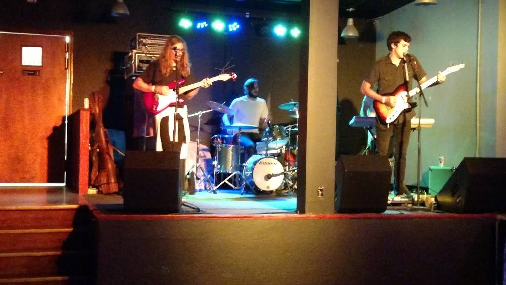 Ottawa Tavern Inc | restaurant | 1817 Adams St, Toledo, OH 43604, USA | 4197255483 OR +1 419-725-5483