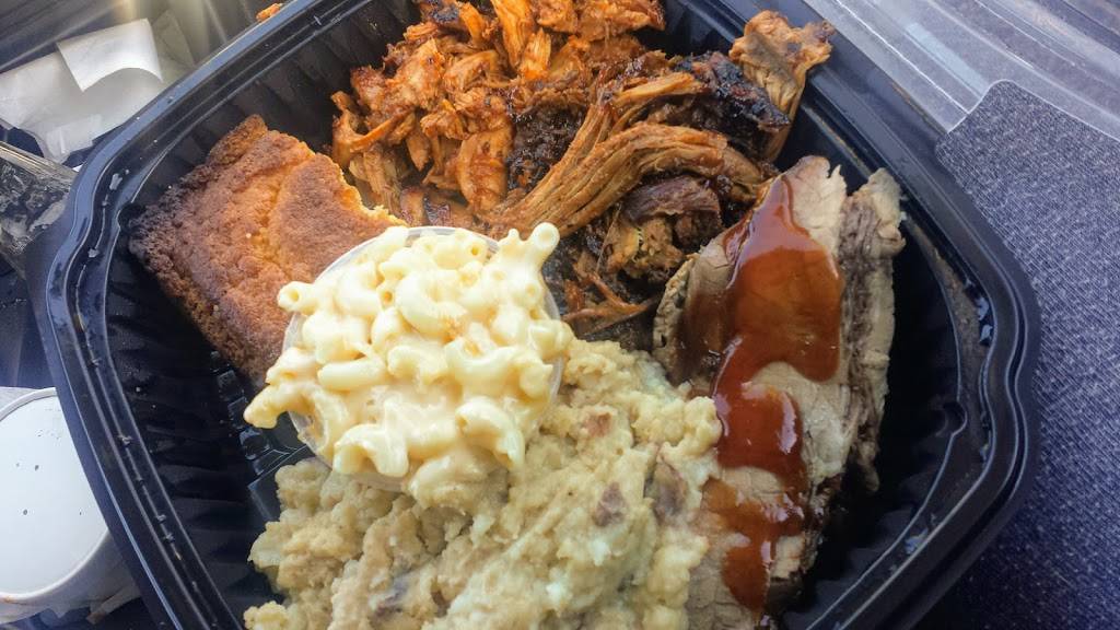 Smokin Wolf BBQ & More | meal takeaway | 199 Pantigo Rd, East Hampton, NY 11937, USA | 6316046470 OR +1 631-604-6470