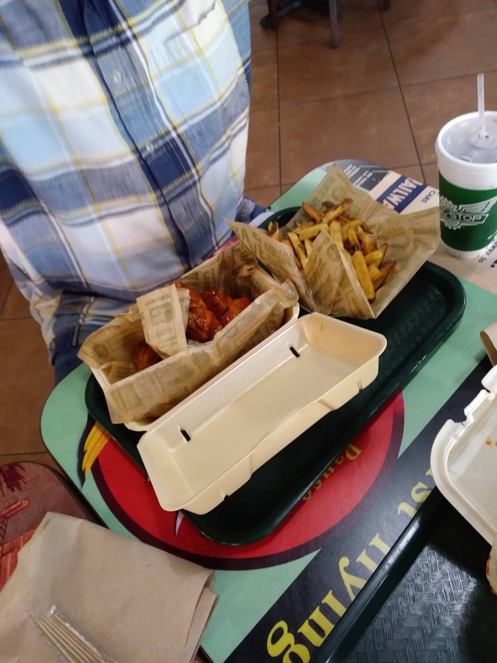 Wingstop | restaurant | 2831 95th St, Evergreen Park, IL 60805, USA | 7084259464 OR +1 708-425-9464