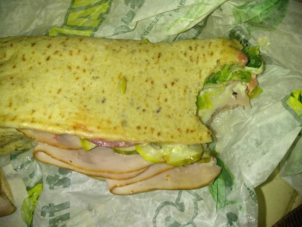 Subway | restaurant | 19100 James Couzens Fwy, Detroit, MI 48235, USA | 3134689959 OR +1 313-468-9959
